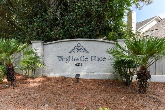 Photo - "Charming 2-Bed, 2-Bath Townhouse Retreat ...