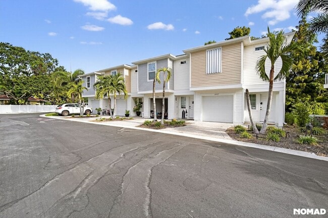 Photo - 2433 6th Ave Dr E