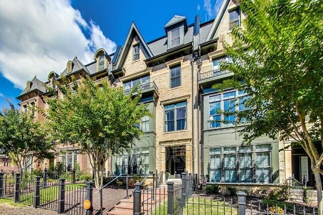 Building Photo - 10821 Symphony Park Dr