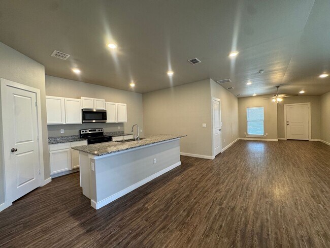 2006 Bryan Ave Unit B
