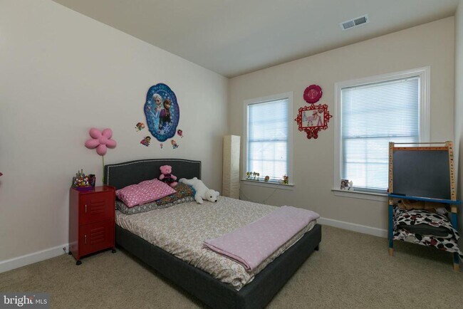 Photo - 42607 Offenham Terrace