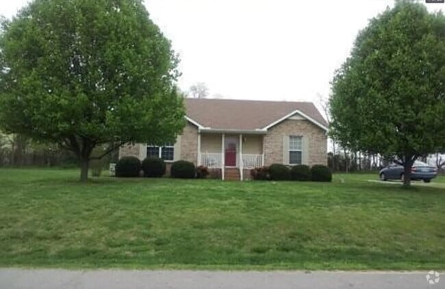 Building Photo - Charming 3-Bedroom Home with 2 Full Baths ...