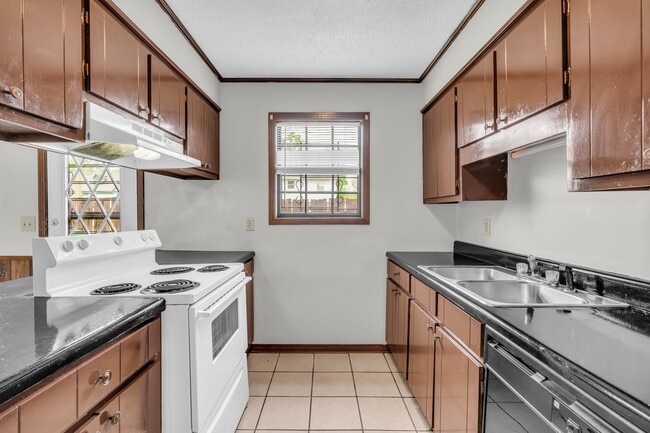 Photo - 320 11th St N Unidad #2