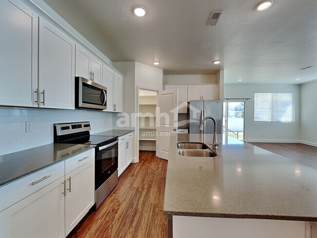 Photo - 2705 W 3290 S