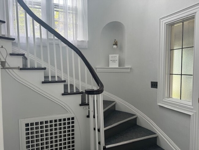 Photo - 775 University Ave Unit 1