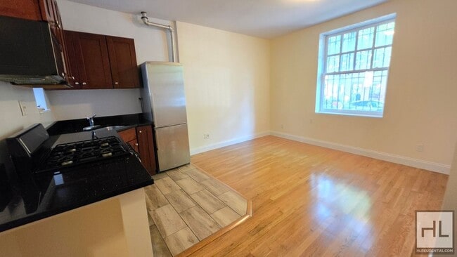West Village 3BR/2BA Duplex with Private Patio