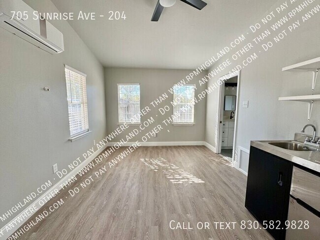 Photo - 705 Sunrise Ave Unit 204
