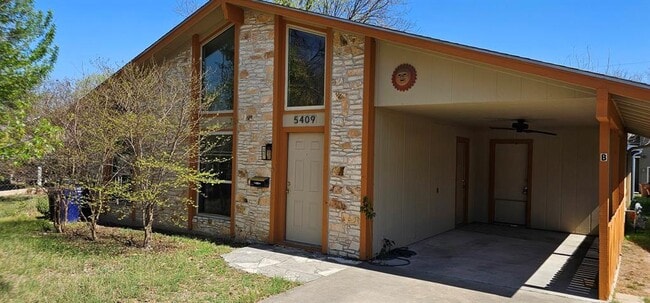 Building Photo - 5409 Duval St