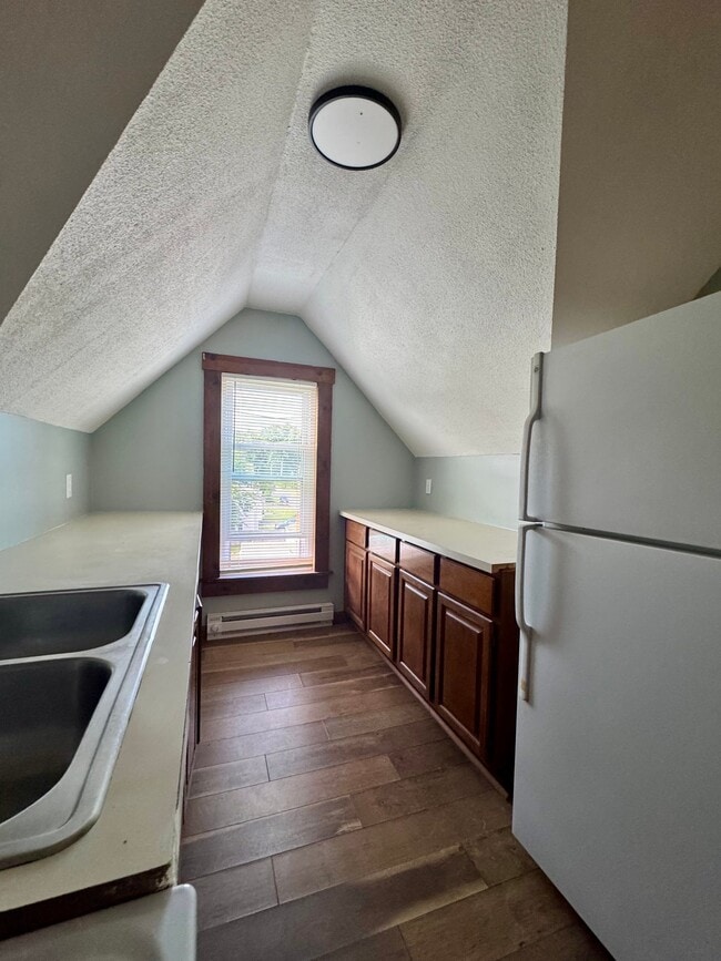 20 Beckwith Ave Unit 2