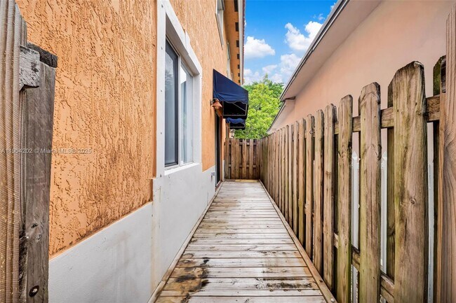 Photo - 2814 SW 27th St