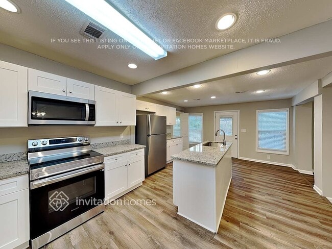 Photo - 721 Utoy Cir SW