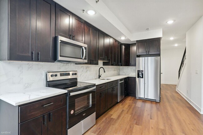 Photo - 2 br, 1 bath Triplex - 2554 FRANKFORD AVE ... Unit 103