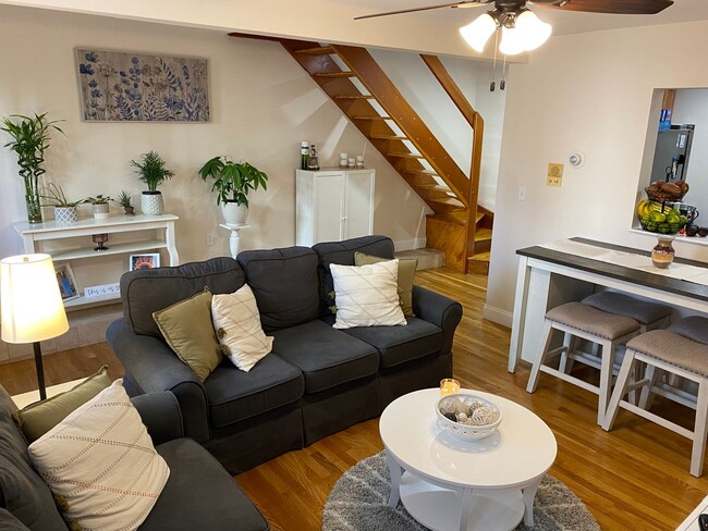 Photo - South Boston 2bed / 1bath with laundry in unit.