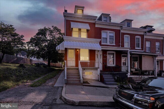 Building Photo - 614 S 18 1/2 St Rental