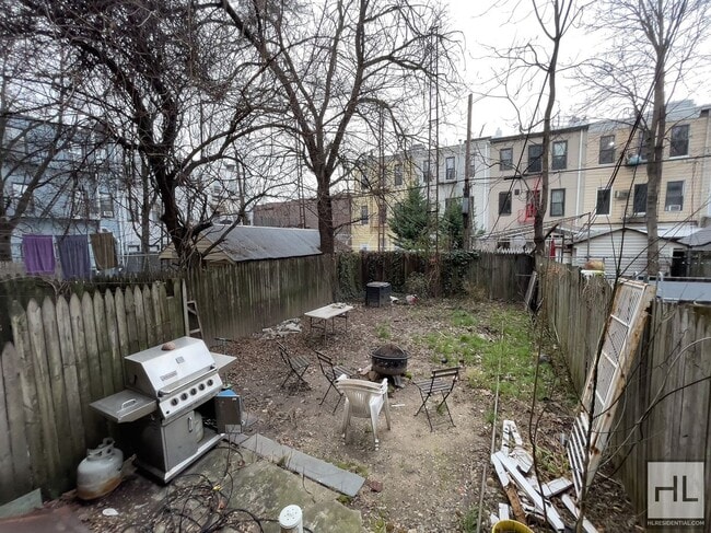 Photo - 2BR 2BA Private Backyard On Bushwick/Ridgewood Border Unidad 1B