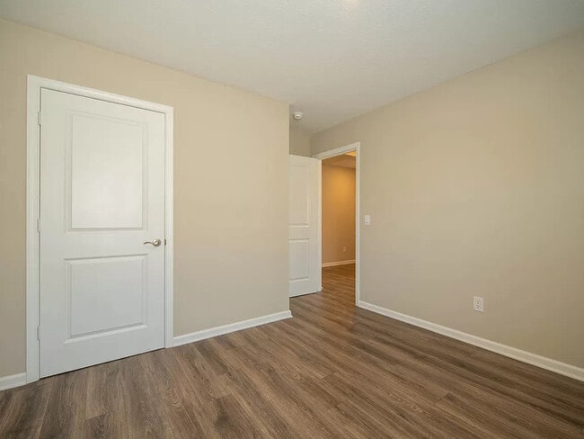 Building Photo - Fantastic 4bd/2ba home! Let yourself in!