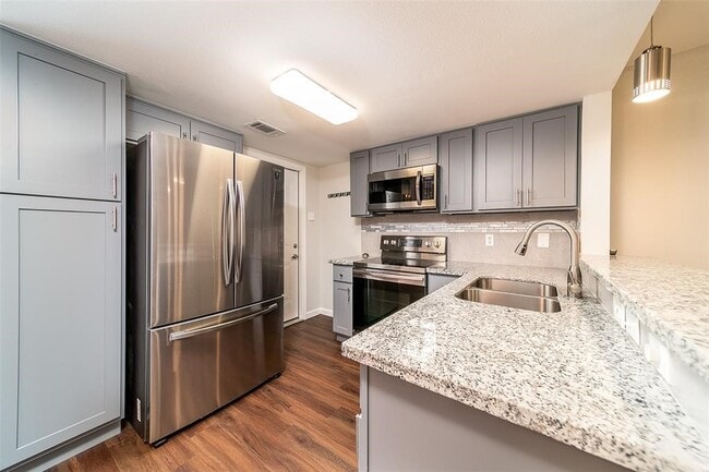 Photo - 2614 Cleburne St