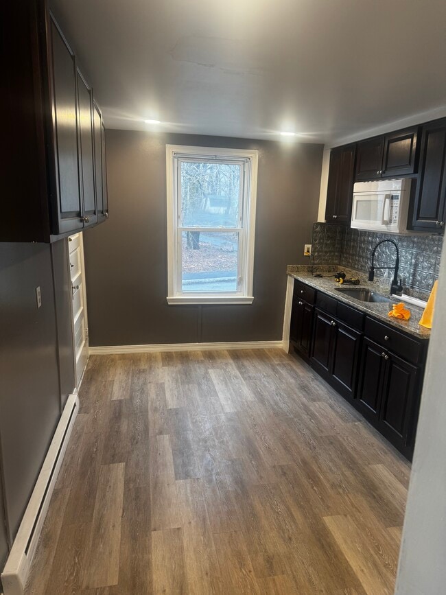 Building Photo - 292 Elm St Unit 292 elm st  1