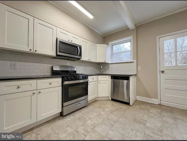 Photo - 5929 Woodcrest Ave