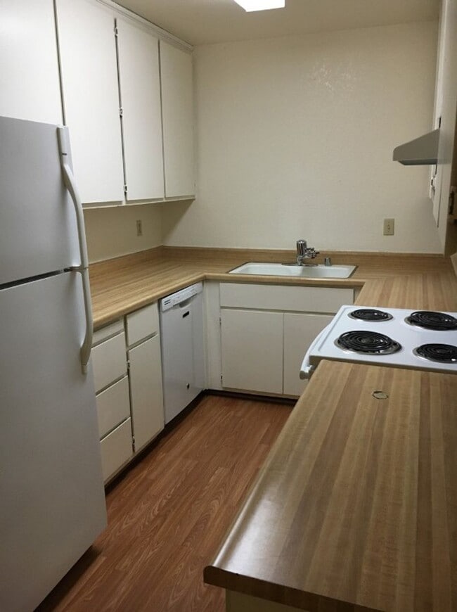 Photo - 857 Adams Terrace Unit A