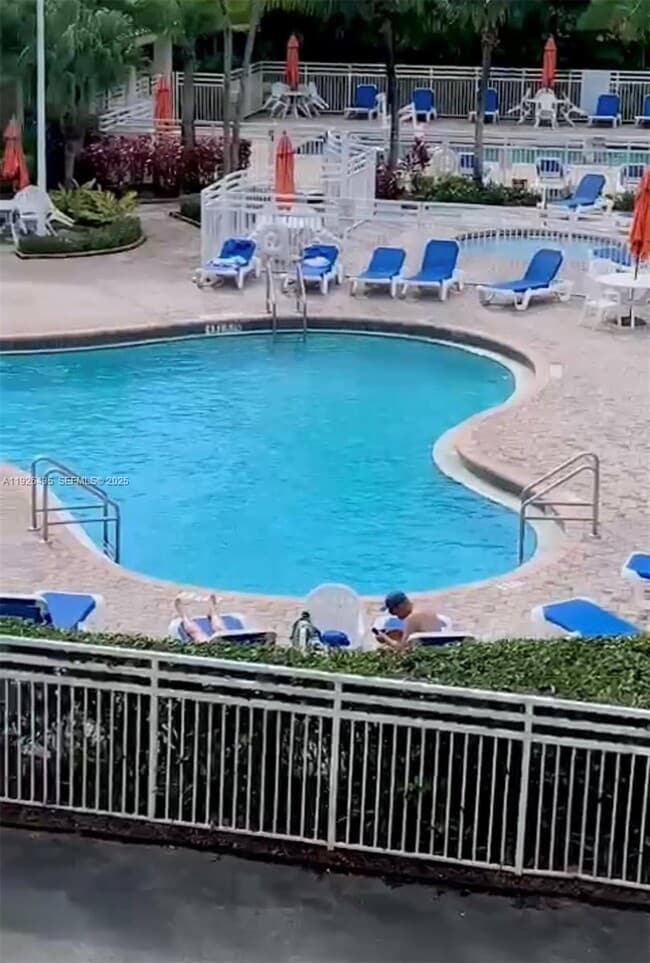 Photo - 16690 Blatt Blvd Unit B