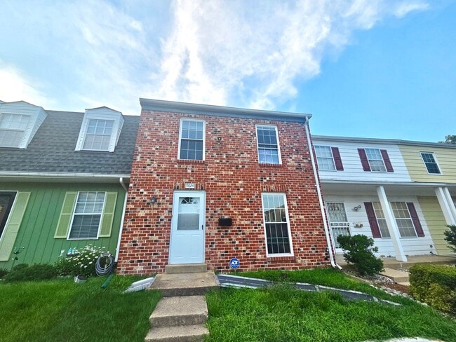 Charming 3 BR/2.5 BA Townhome in Hyattsville! - Charming 3 BR/2.5 BA Townhome in Hyattsville!