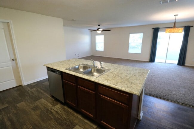 Photo - 32 Green Palm Ct