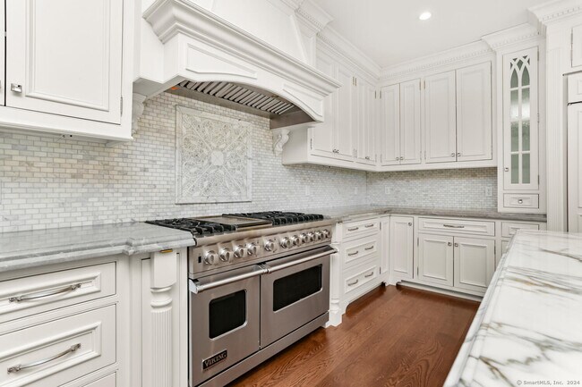 Photo - 386 Westover Rd