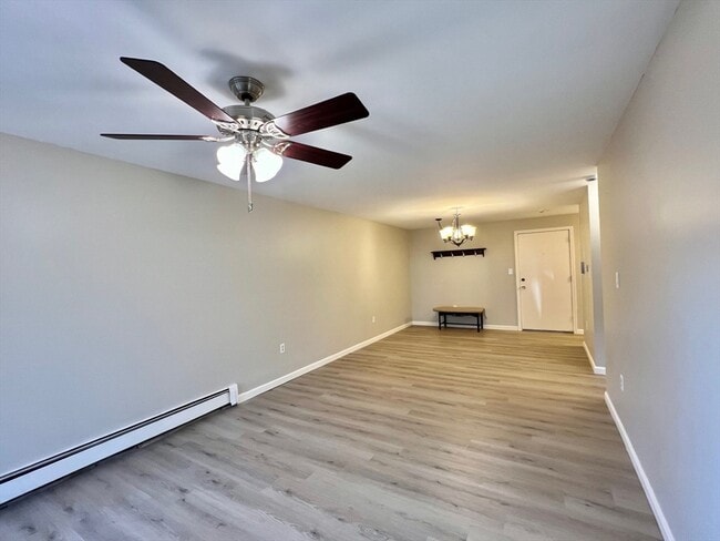 Photo - 20 Kenmar Dr Unidad 172