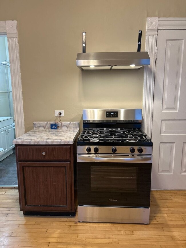 Photo - 862 N Hermitage Ave Unit 1R