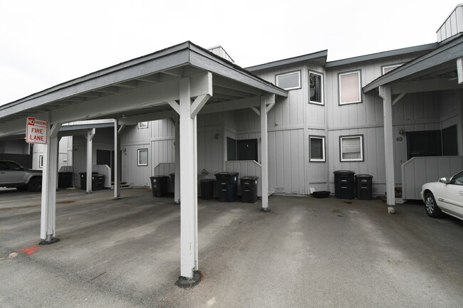 Carport - 4045 E 20th Ave Casa Adosada