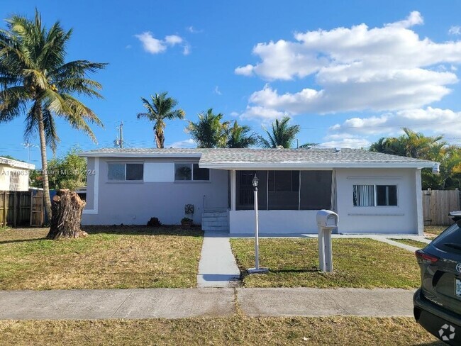 Building Photo - 7920 SW 22nd St Rental