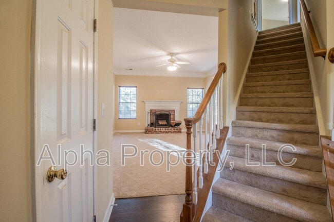 Photo - 18 Crossvine Way