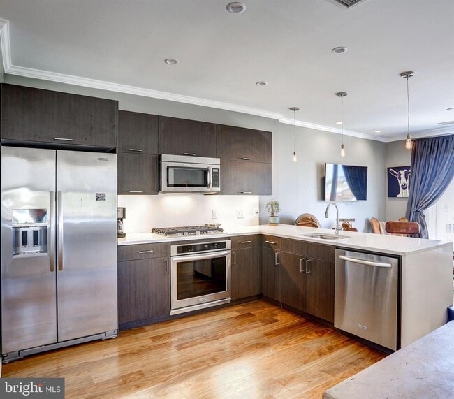 Building Photo - 1350 Maryland Ave NE Unit PH-516