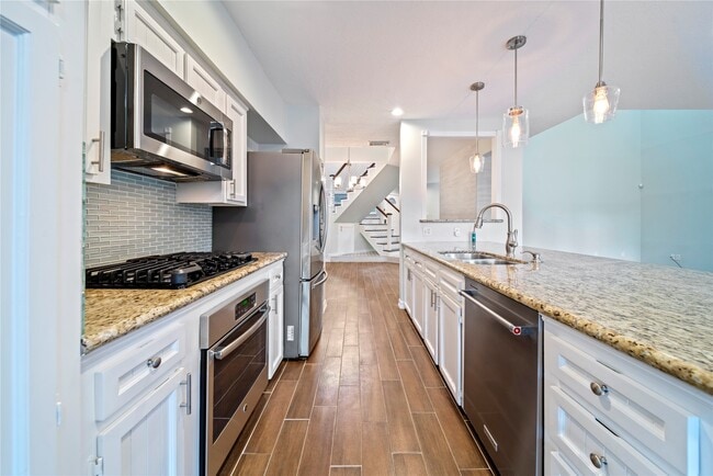 Building Photo - 2662 Sailboat Dr