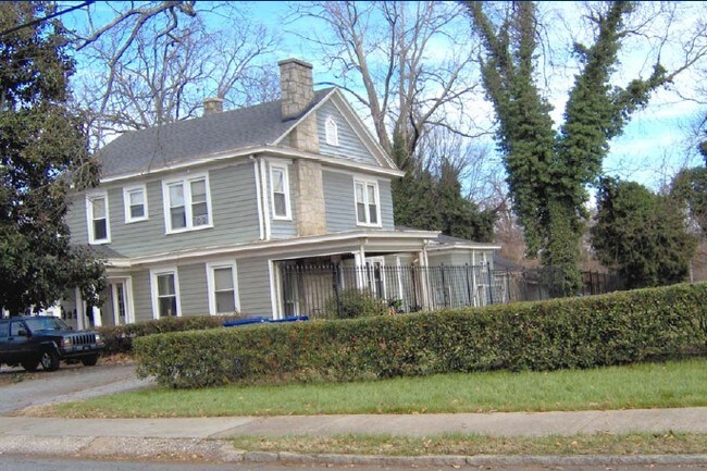 Primary Photo - 181 N Fairview Ave