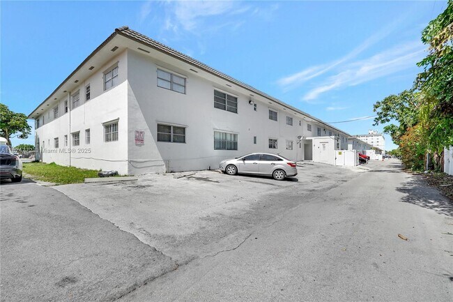 Photo - 5450 Hollywood Blvd Unit 206