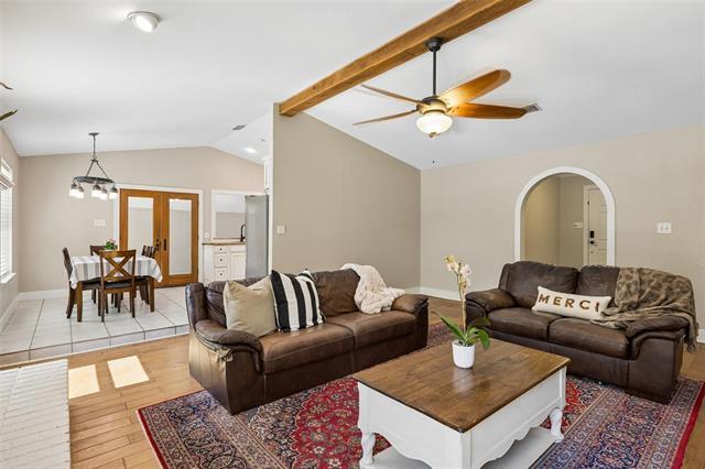 Photo - 1203 Oakwood Trail