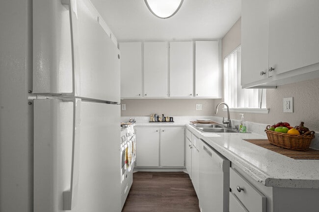 Building Photo - Woodlands West Townhomes