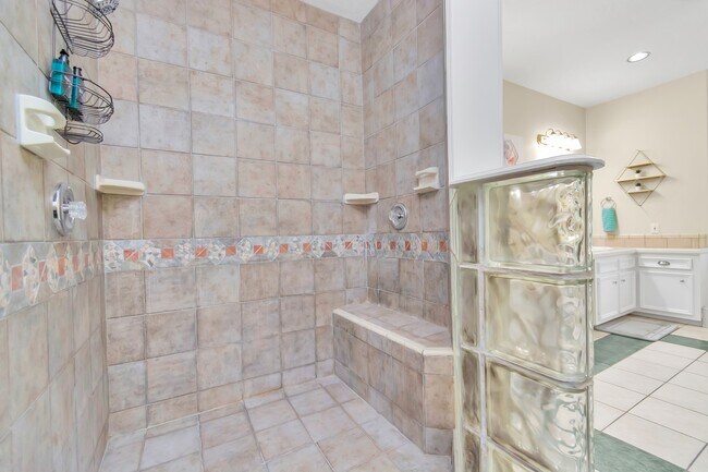Photo - 1730 Lakeshore Dr