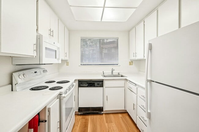 Photo - 999 Evelyn Terrace W Unit 71