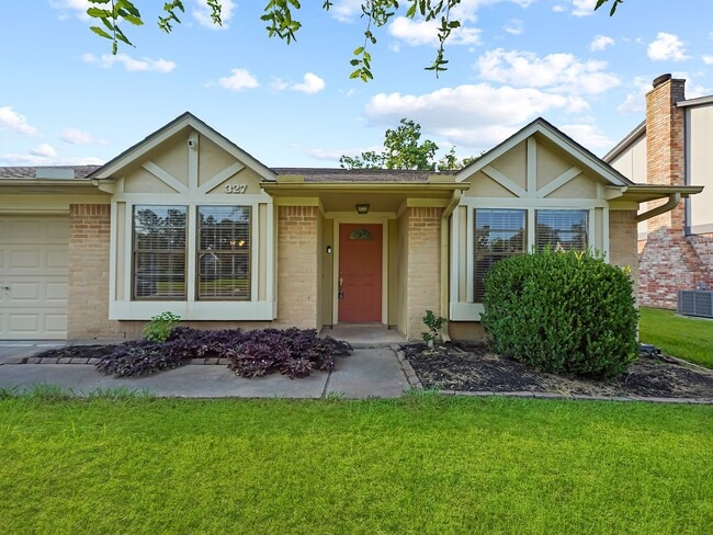 Photo - 327 Muirwood Ln