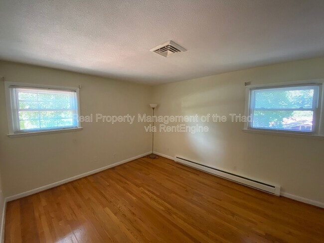 Photo - 926 Hilltop Blvd