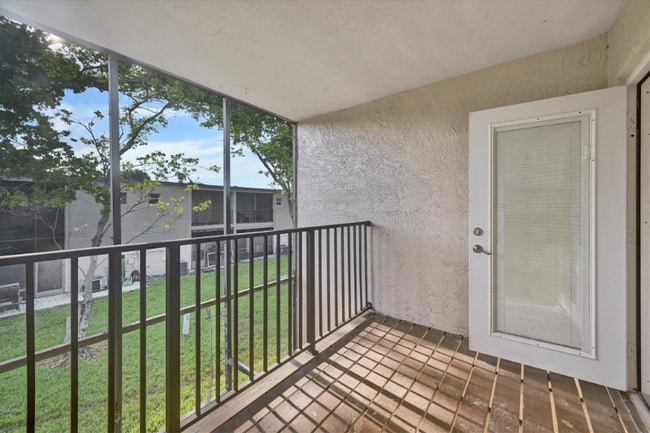 Photo - 3336 Quail Close