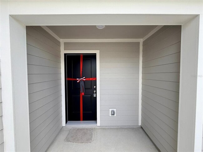 Photo - 842 Lynx St