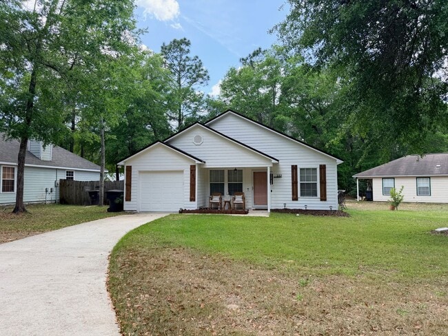 Building Photo - Fully Updated “Cottage” Home Near Colleges, Airport & Coastal Getaways