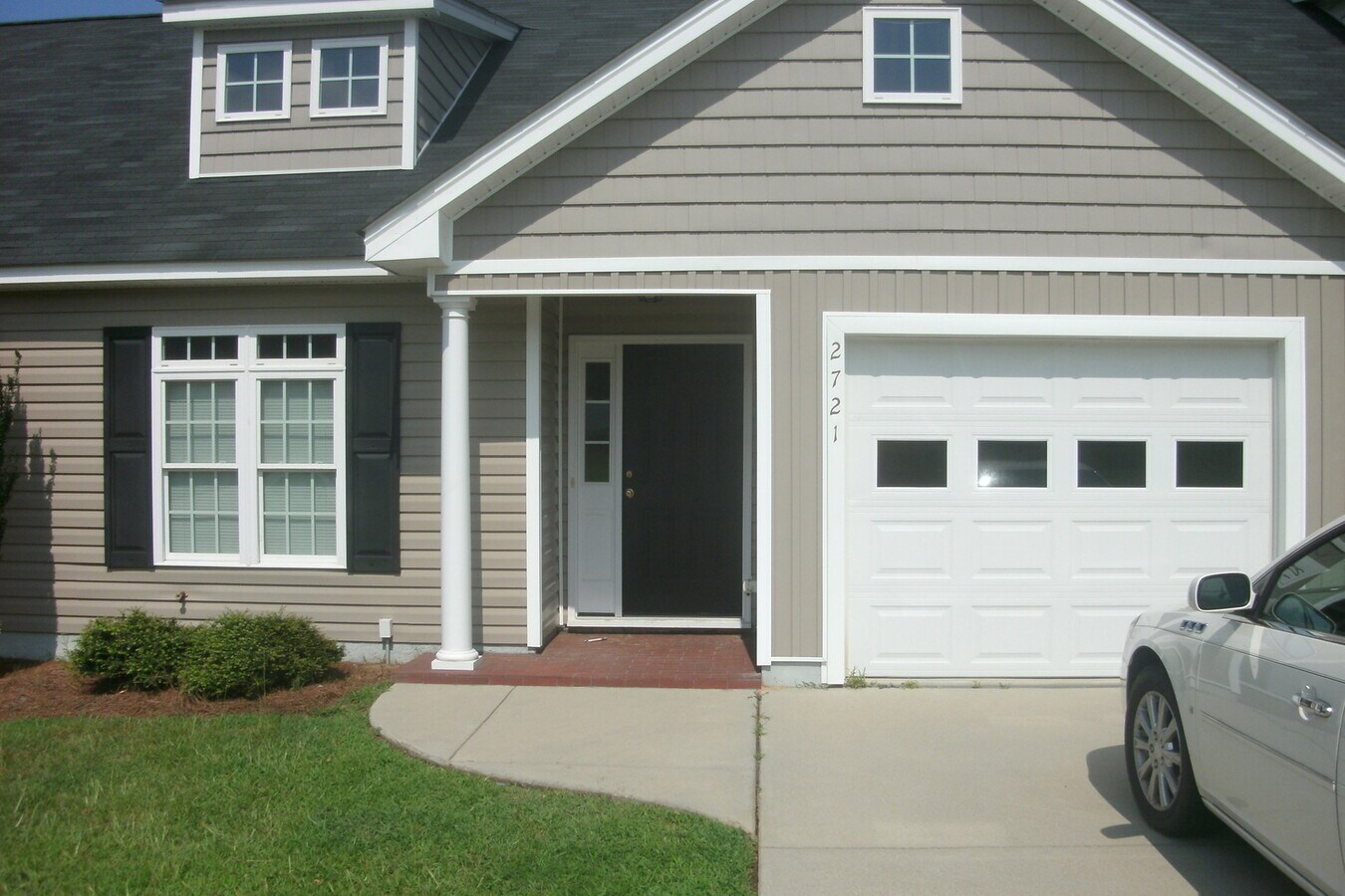 Beautiful Town Home - Beautiful Town Home