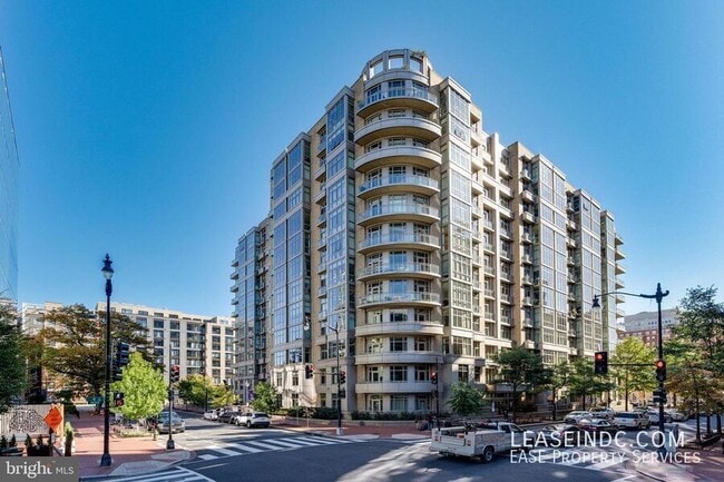 Building Photo - 811 4th St NW Unit #1217