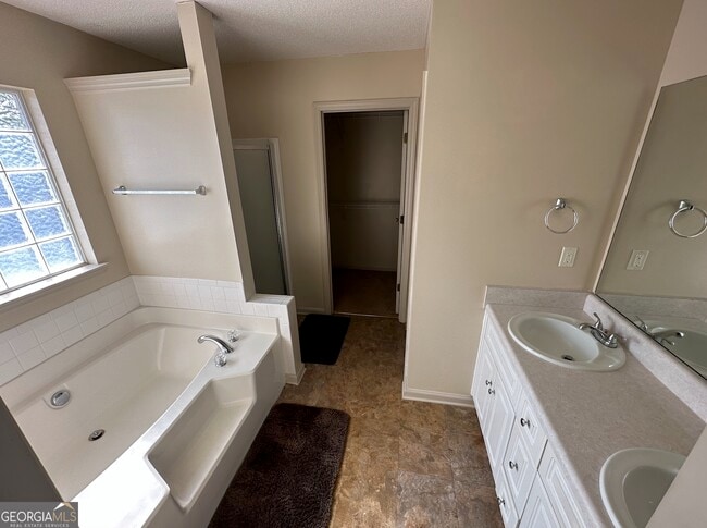 Photo - 1824 Claystone Way