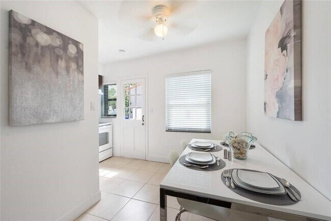 Photo - 801 NE 19th Ave